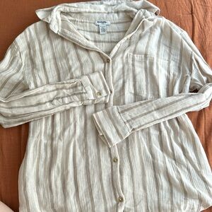 TILLYS LIGHTWEIGHT BUTTON DOWN